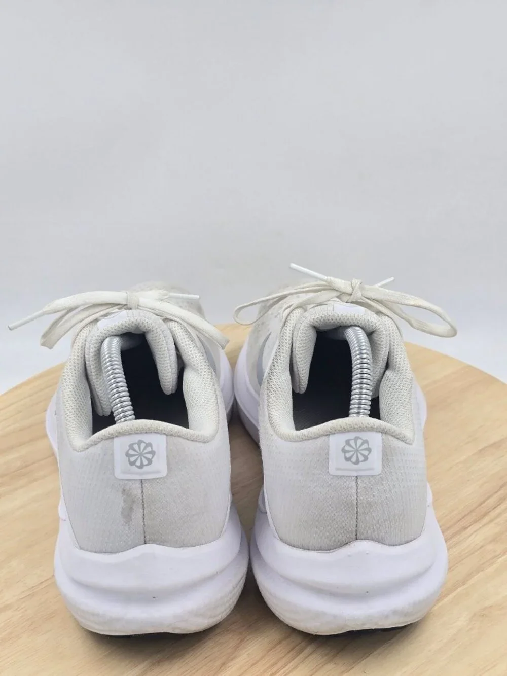 Nike Winflo 10 Road Running Shoes White Wolf Grey DV4022-102 Mens sz 9.5